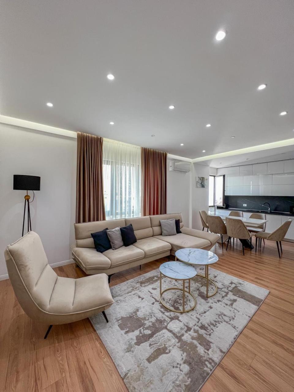 Lux Apartment At Arlis Tiranë Eksteriør bilde