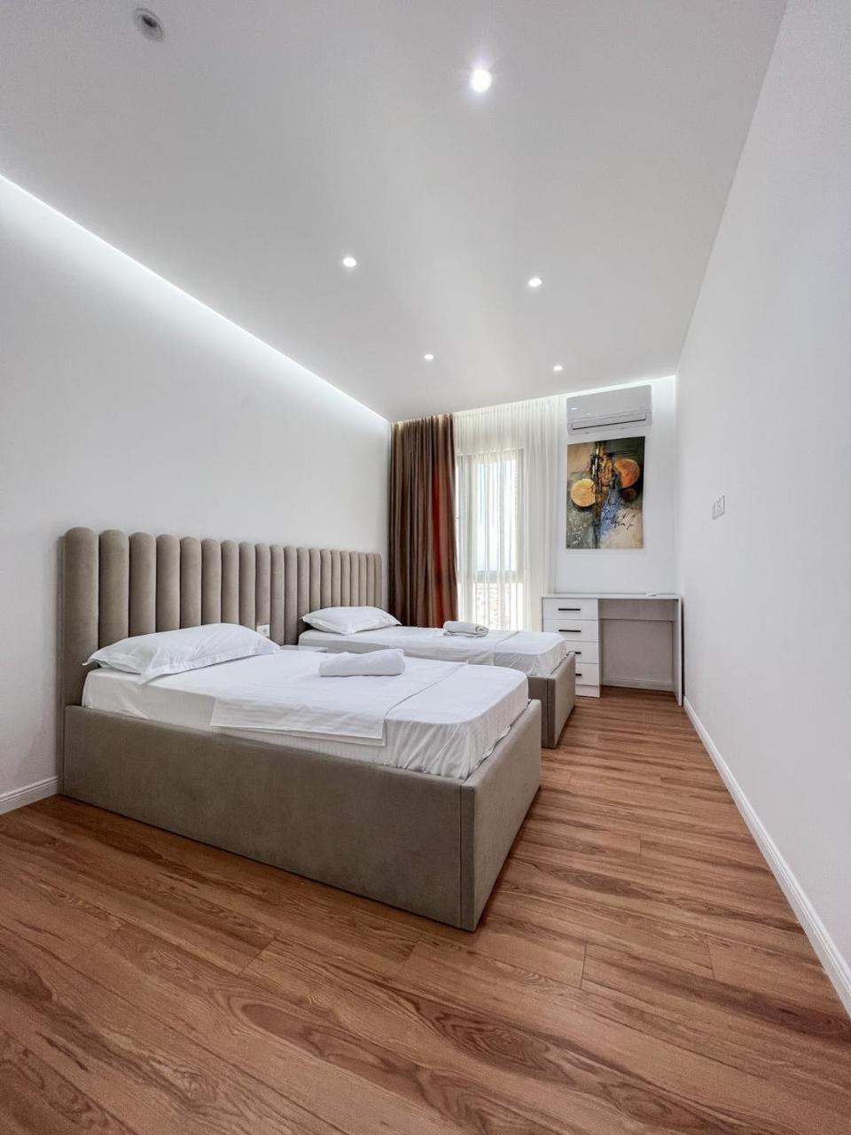 Lux Apartment At Arlis Tiranë Eksteriør bilde