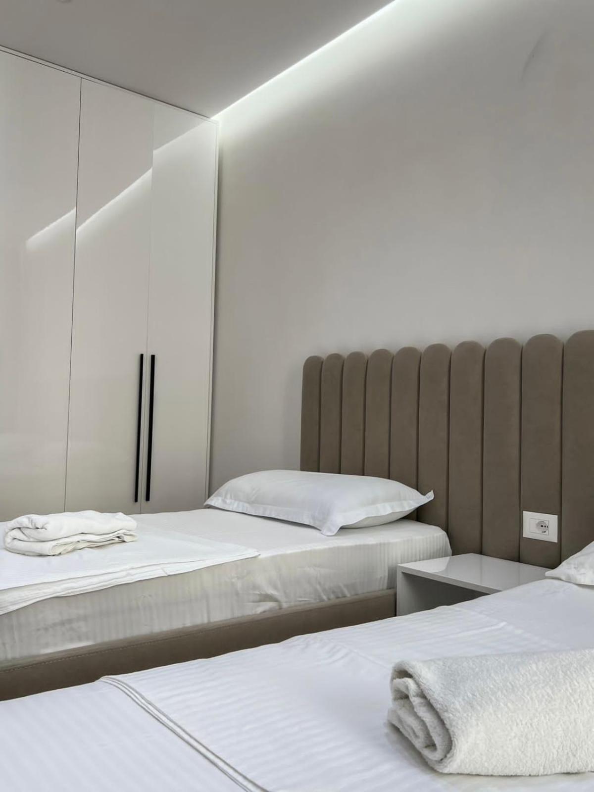 Lux Apartment At Arlis Tiranë Eksteriør bilde