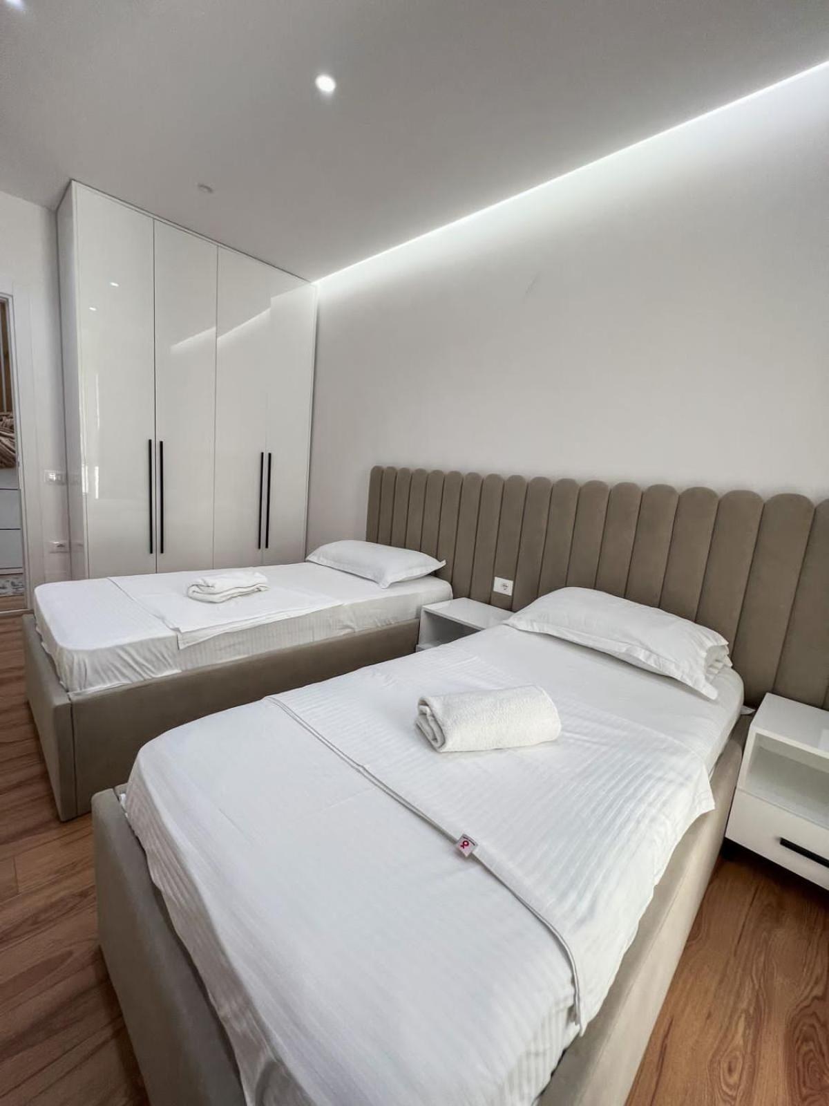 Lux Apartment At Arlis Tiranë Eksteriør bilde