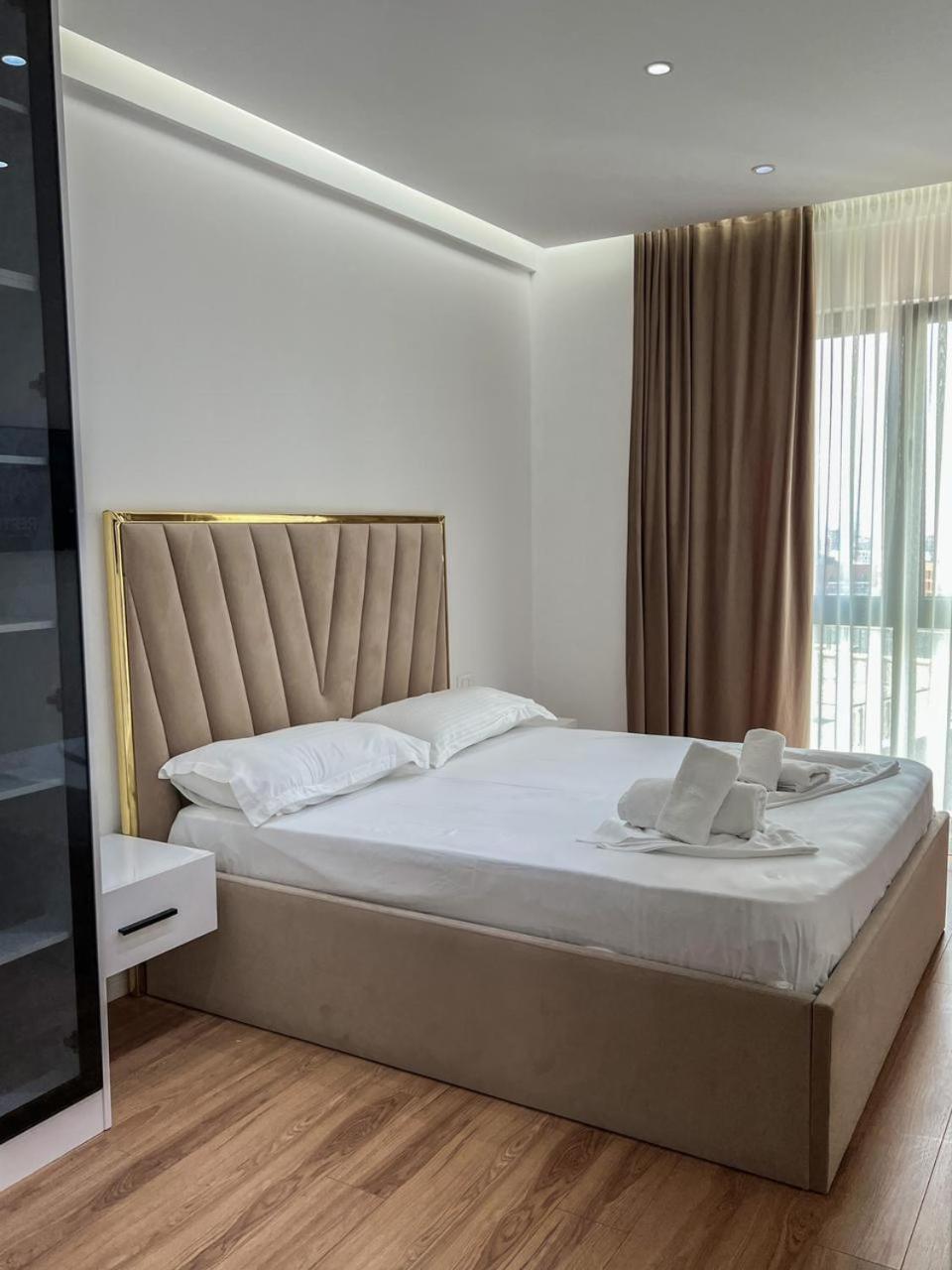 Lux Apartment At Arlis Tiranë Eksteriør bilde