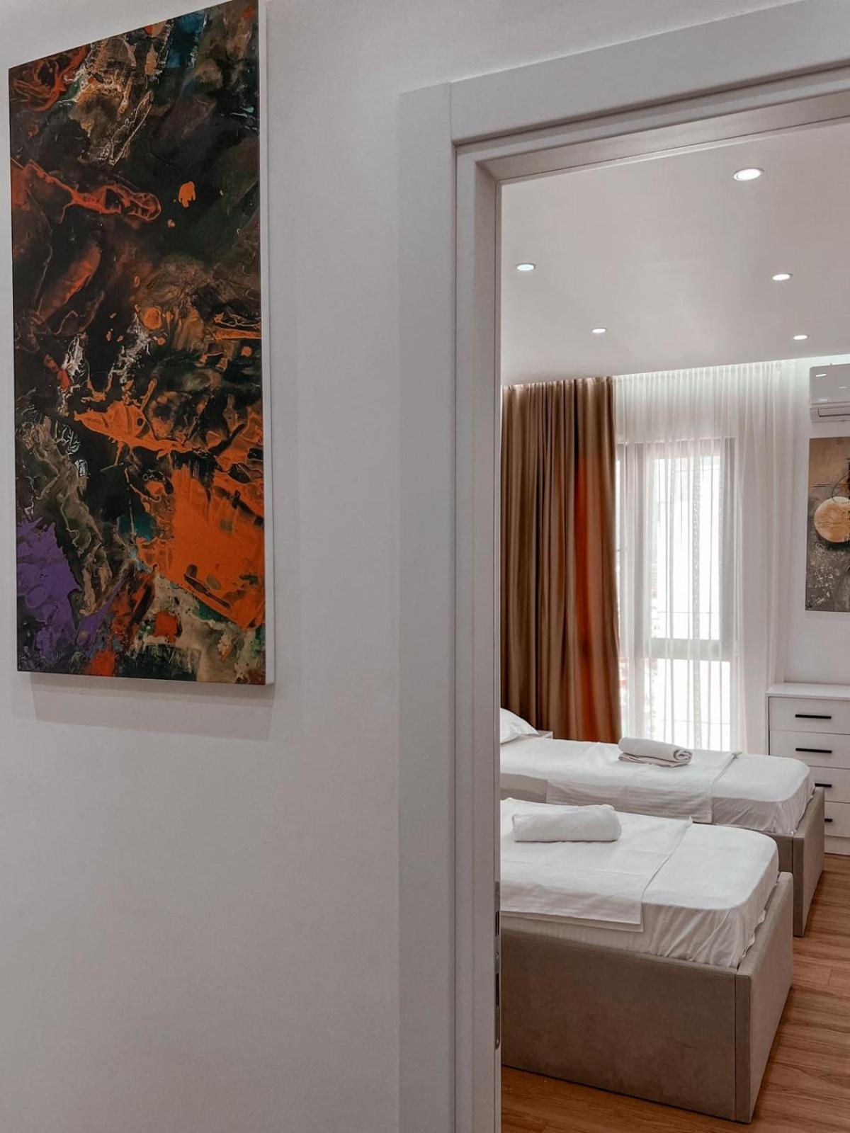 Lux Apartment At Arlis Tiranë Eksteriør bilde