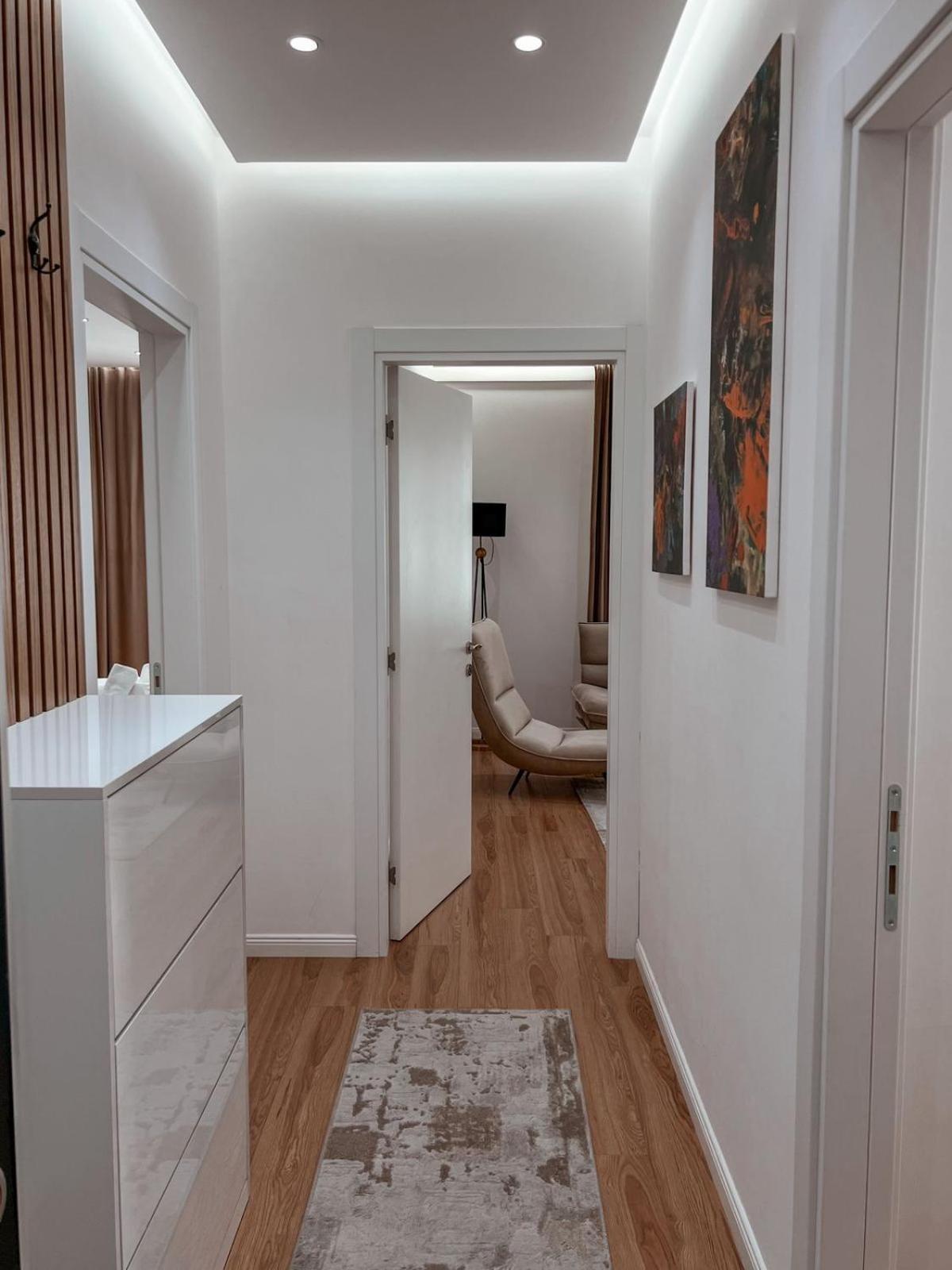 Lux Apartment At Arlis Tiranë Eksteriør bilde